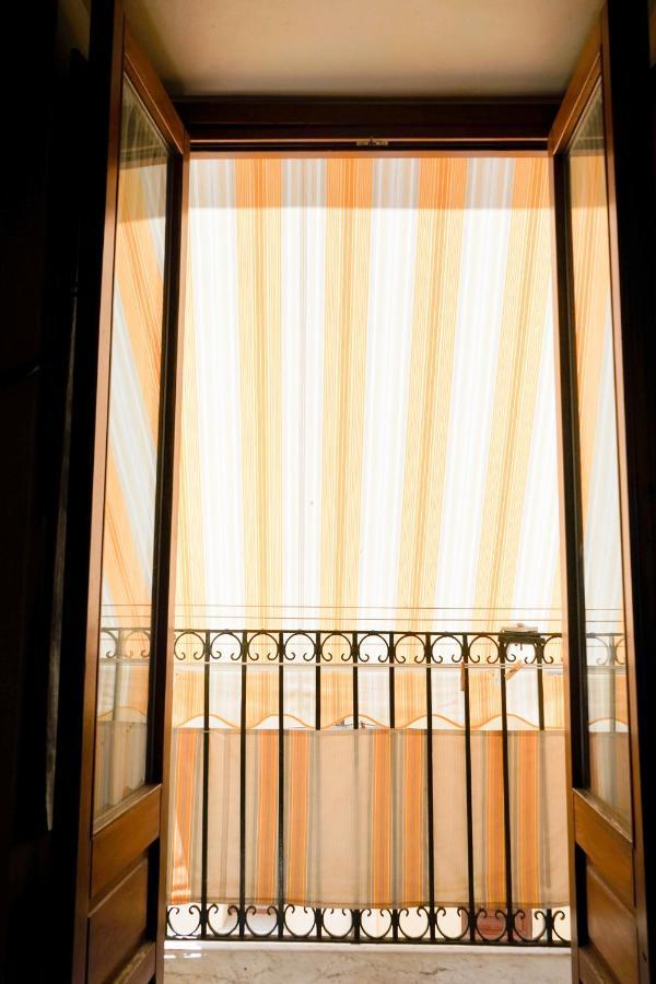 Mela'S House Apartments チェファル エクステリア 写真