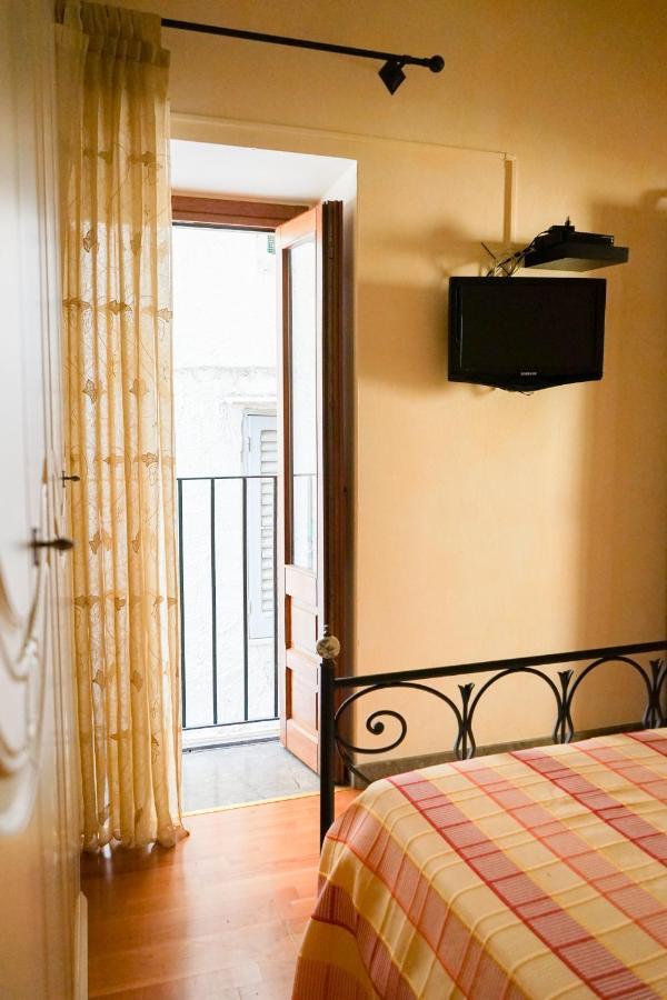 Mela'S House Apartments チェファル エクステリア 写真